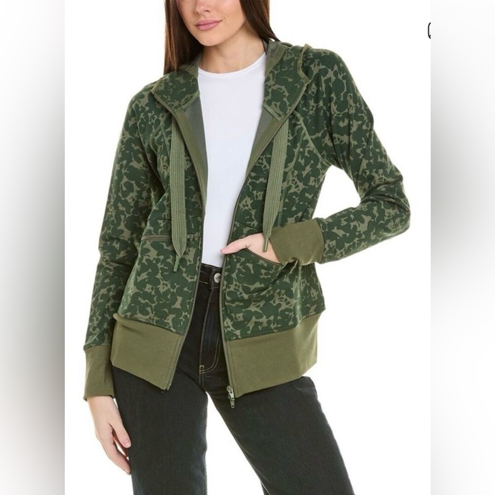 NWT Cabi Marathon Green Camouflage Zip Front Jacket with Hood Zip Pockets. Sz M